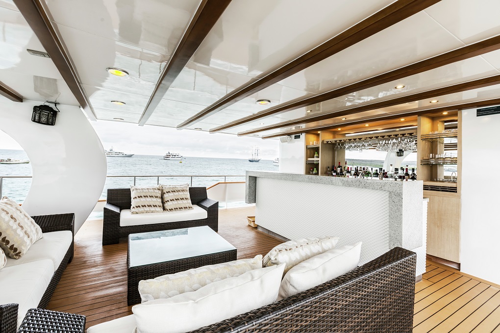 M/Y Stella Maris yacht for charter bridge deck bar