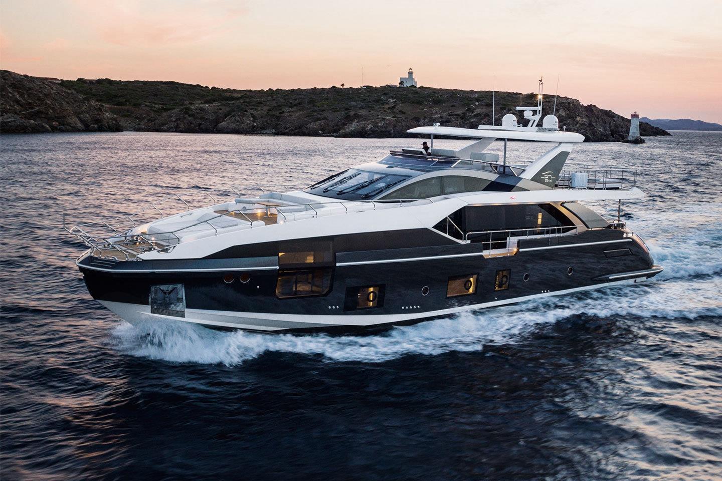 SOLD: WONDERLIGHT – Azimut Grande