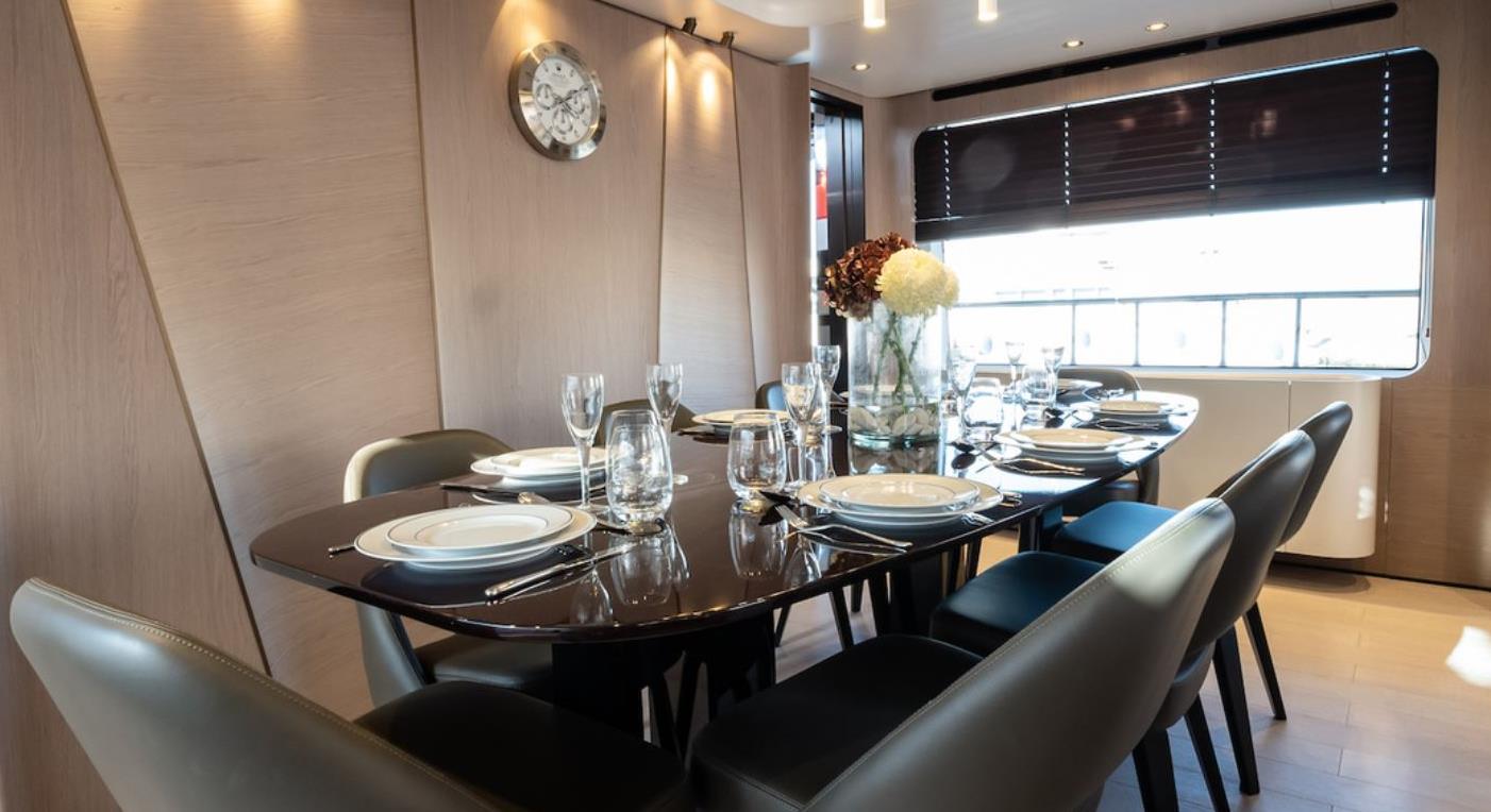 M/Y WONDERLIGHT yacht for sale dining table