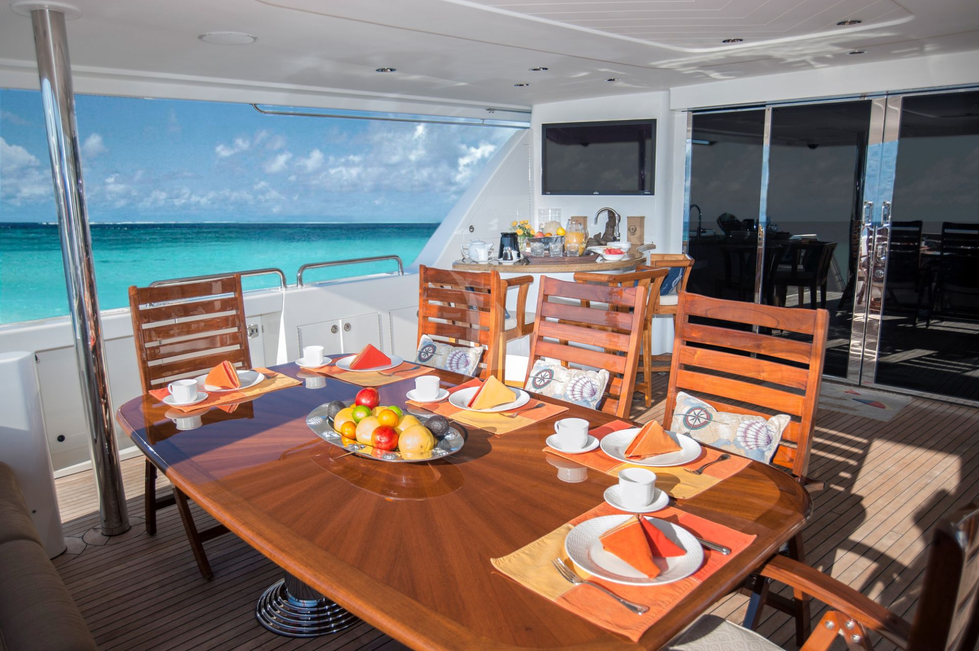 Breakfast table aboard M/Y WILD KINGDOM yacht for charter