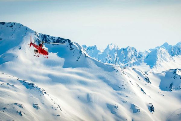 heli-skiing-alaska-yacht-charter