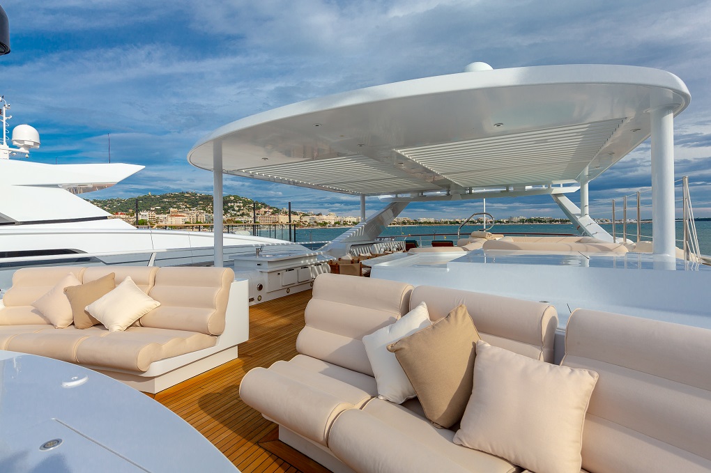 Deck Seating on M/Y Lucy III Yacht for Charter