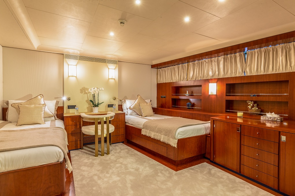 Twin Cabin Aboard M/Y Lucy III Yacht for Charter