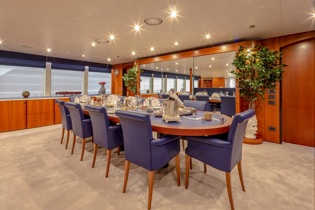 Dining Table Aboard M/Y Lucy III Yacht for Charter