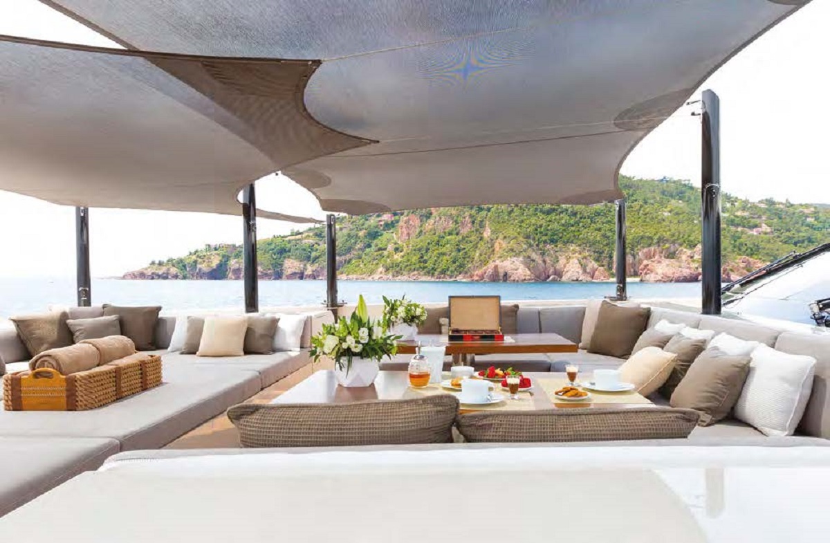 tankoa-s501-yacht-for-sale-seating-yachtzoo