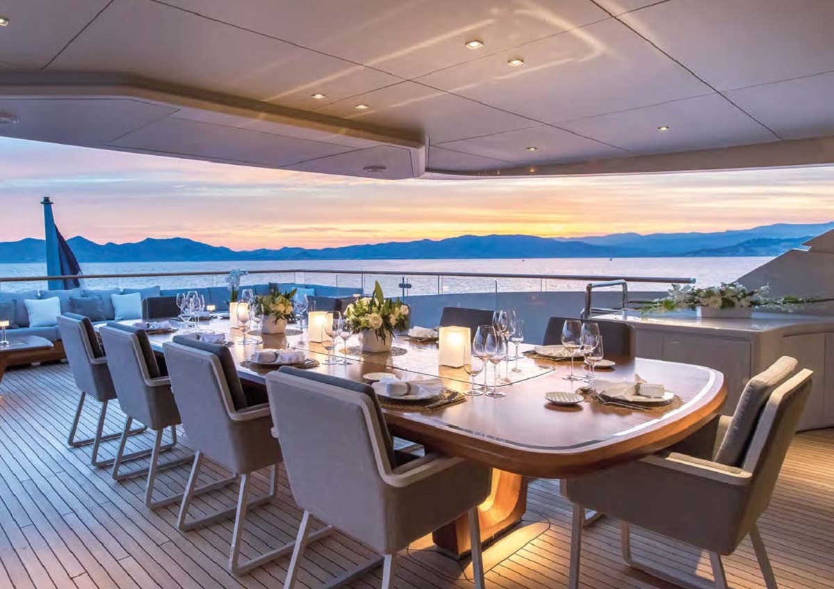 tankoa-s501-yacht-for-sale-dining-yachtzoo