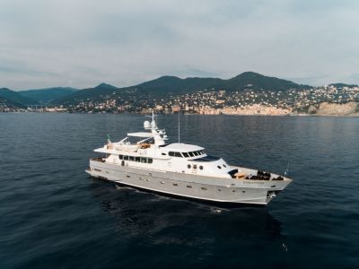last-minute-yacht-charters-2021-2022-paolucci-yachtzoo