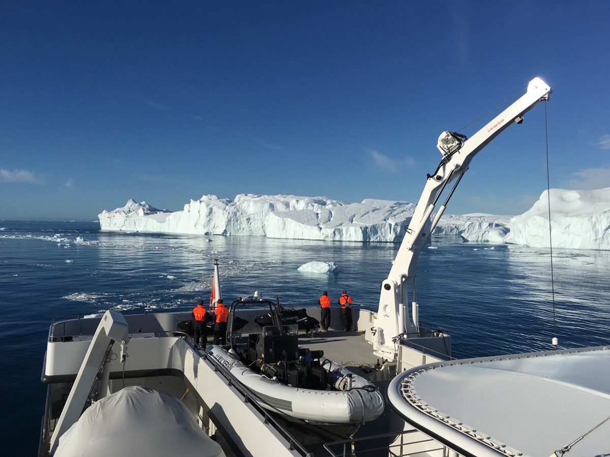 Explorer Expedition yacht for sale YERSIN large