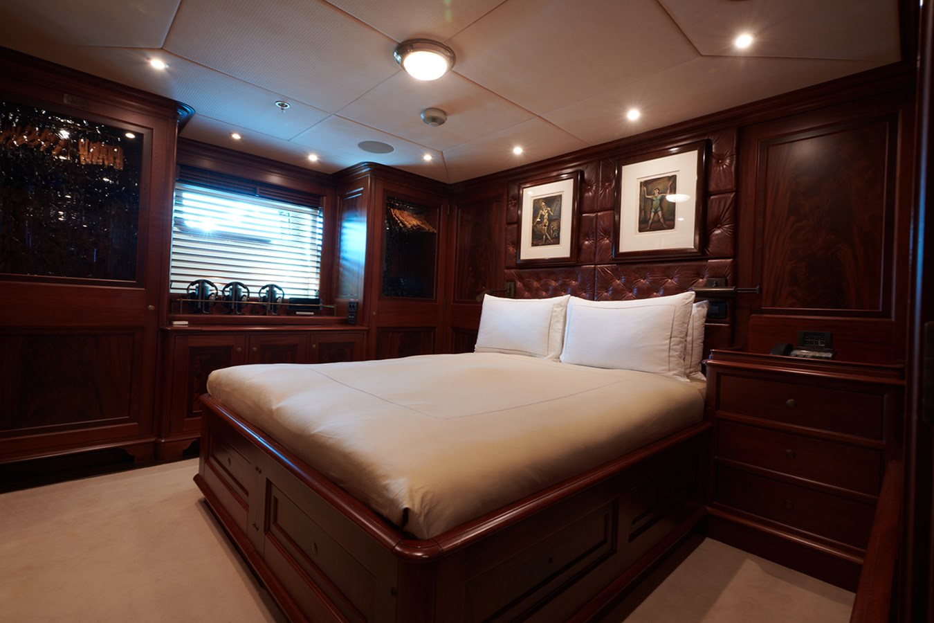 Sailing Yacht Tiara for sale suite