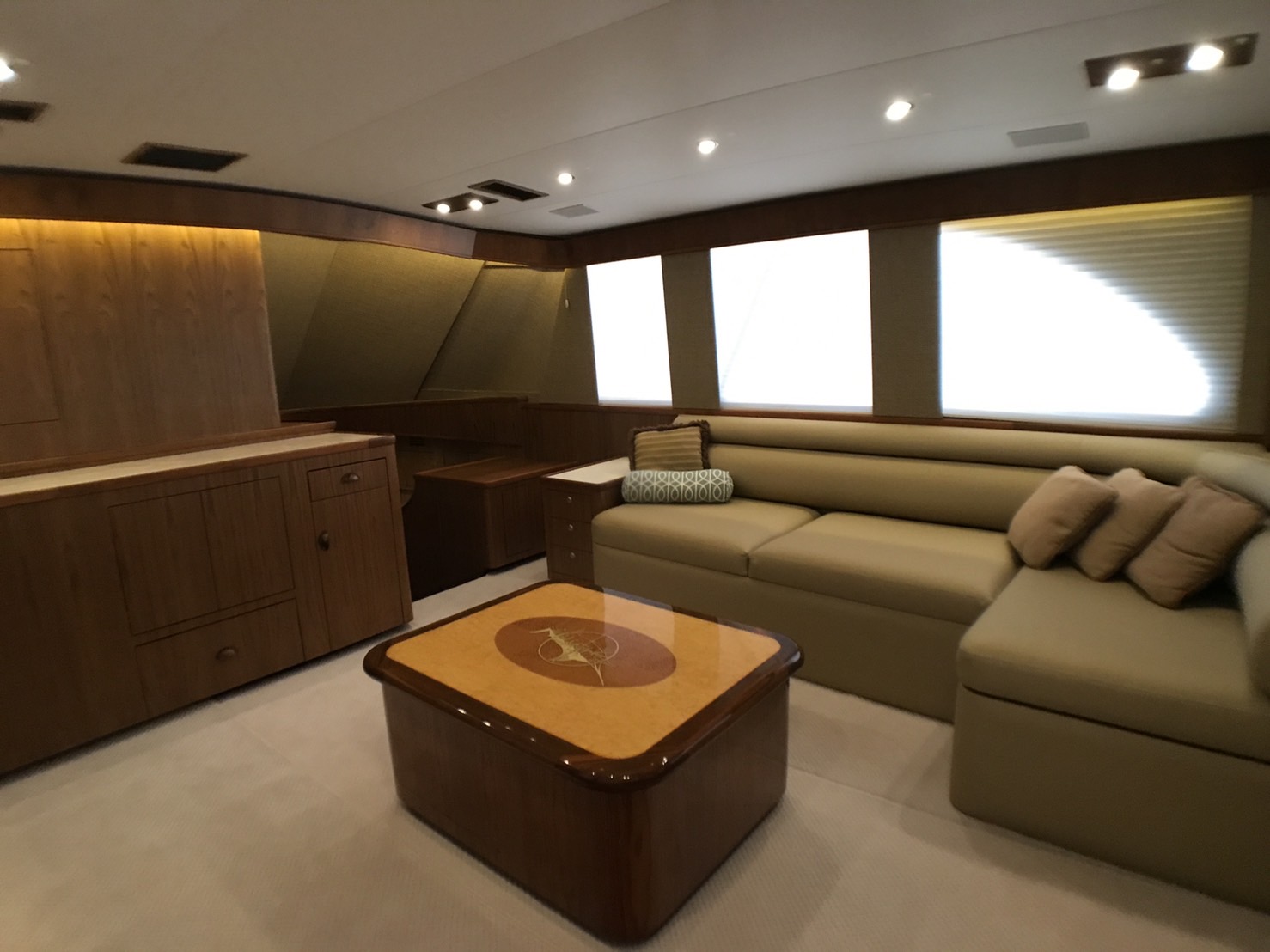 rybovich-sportfish-pilar-yacht-for-sale-interior-yachtzoo