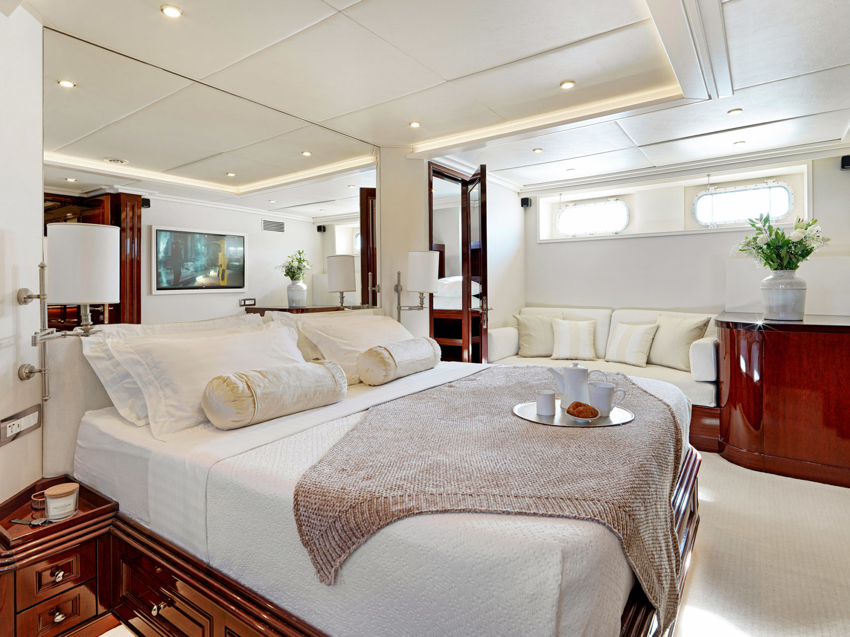 MIA ZOI Yacht - Master - YACHTZOO