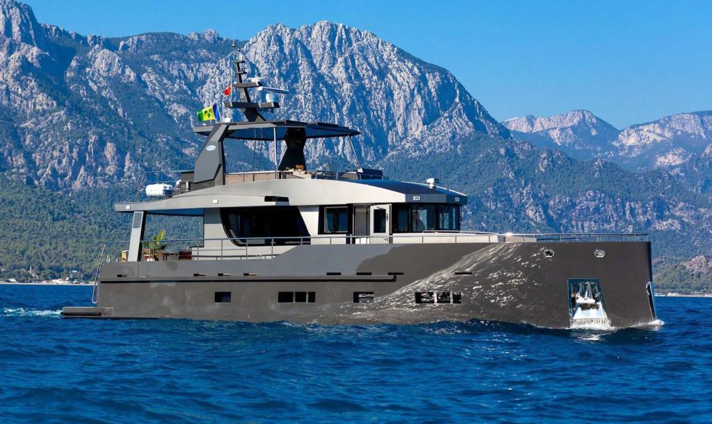 Motor Yacht Liberty For Sale