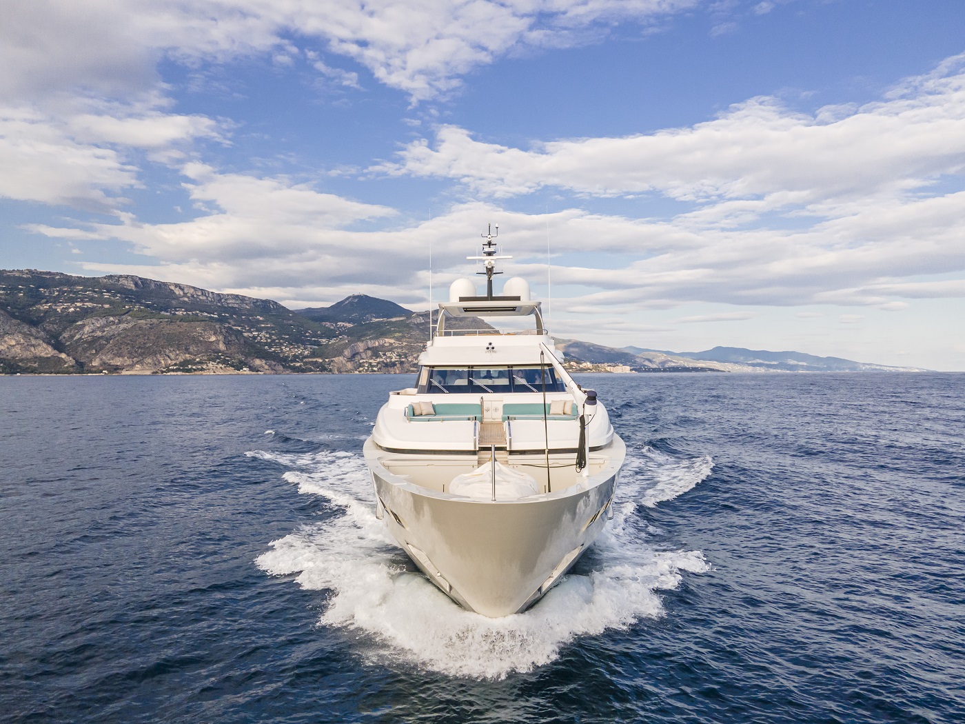 Front side of Sosa SanLorenzo yacht for sale Yachtzoo