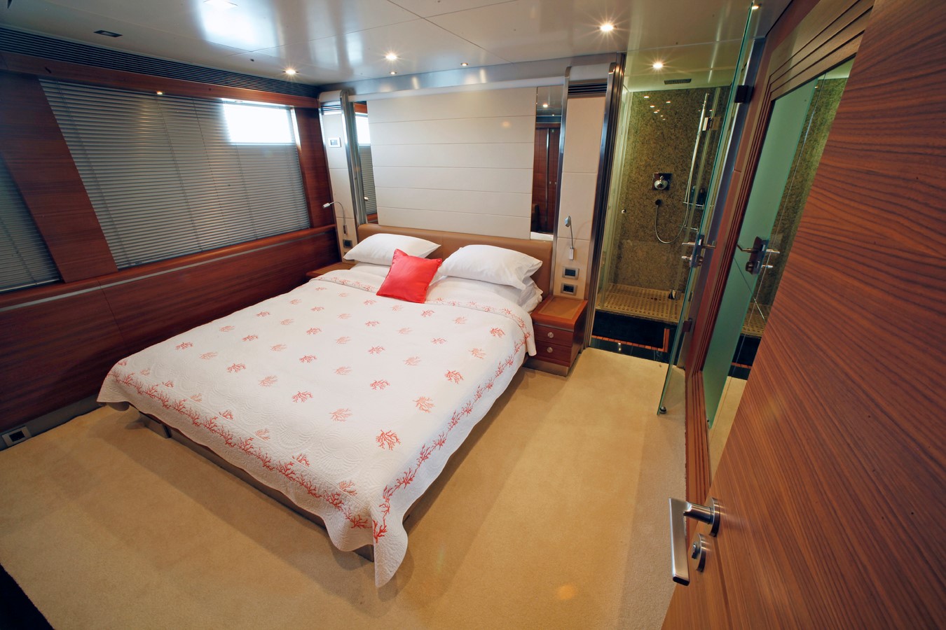Guest room Mr Mouse yacht for sale Yachtzoo