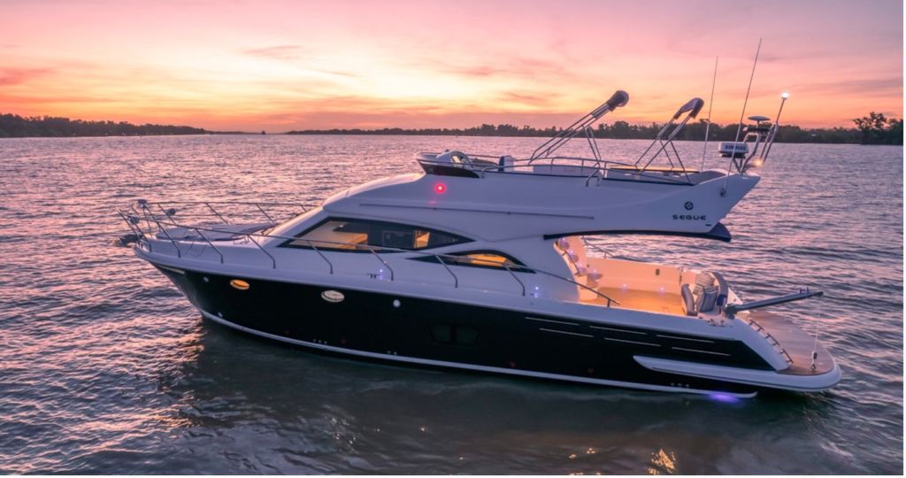 Segue 46 Flybridge on the sea