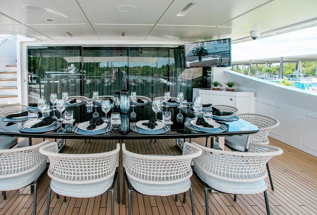 EMINA Benetti m Exterior Dining