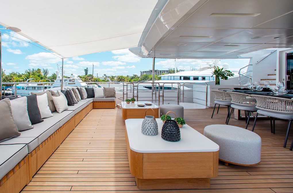 EMINA Benetti m Exterior Lounge