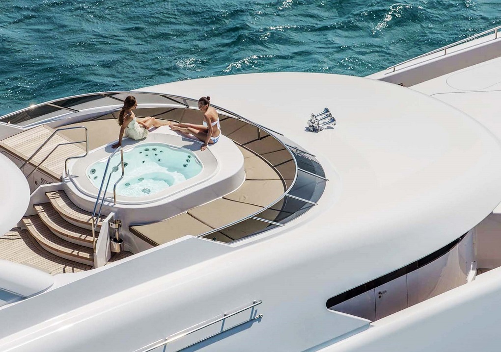 Asya Heesen exterior layout jacuzzi