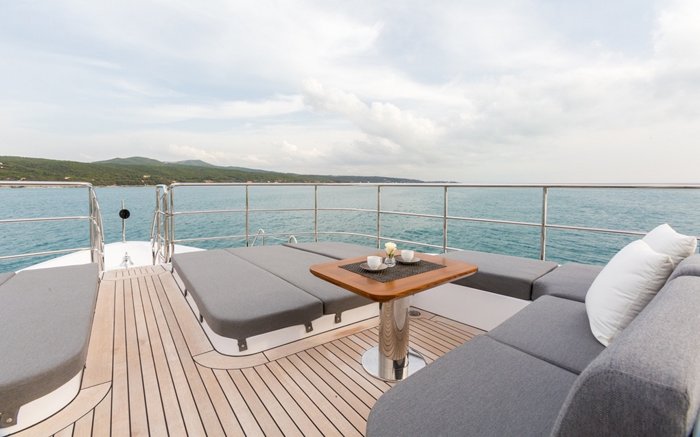 Asya heesen sun deck