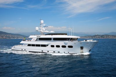 yacht explorer charter