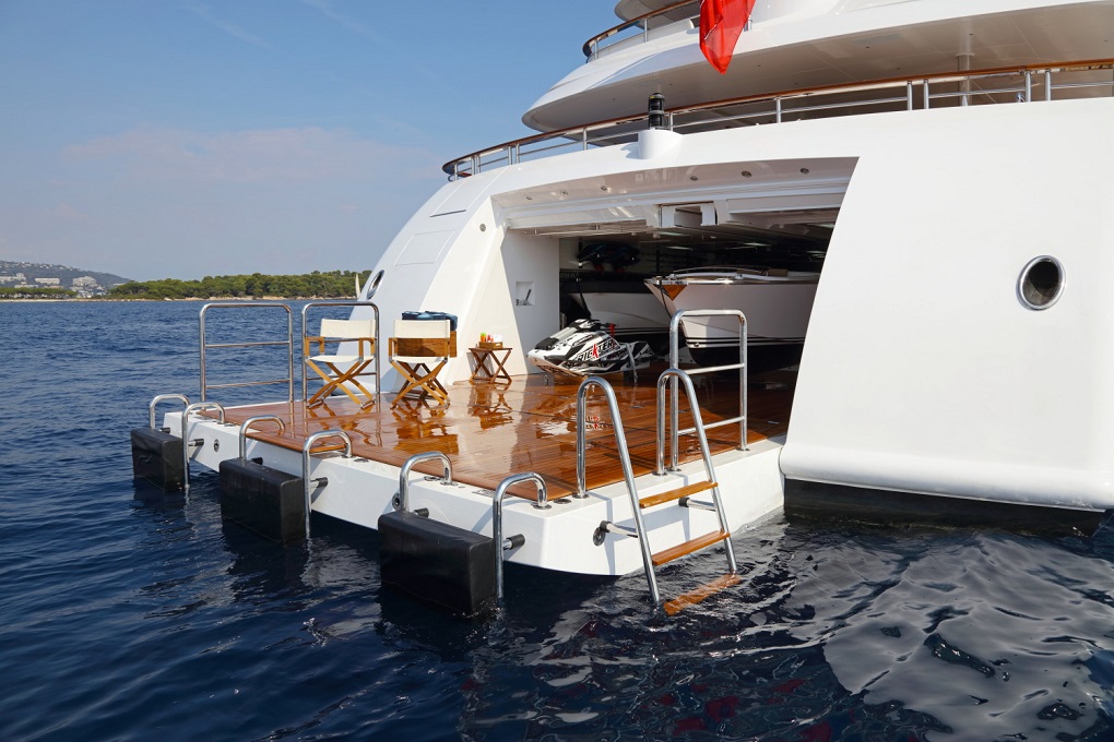 Formosa Benetti aft deck