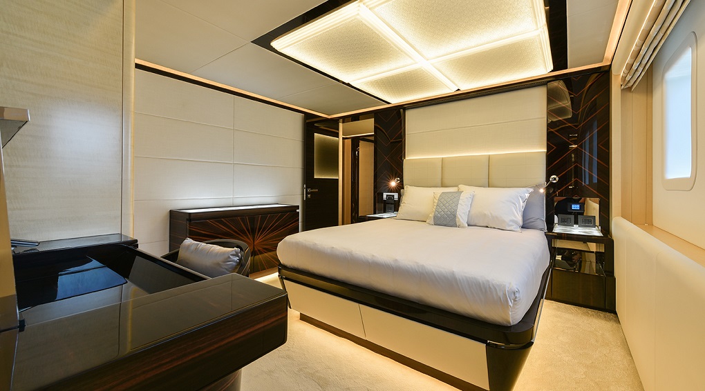 Ghost ii gulf craft m interior bedroom