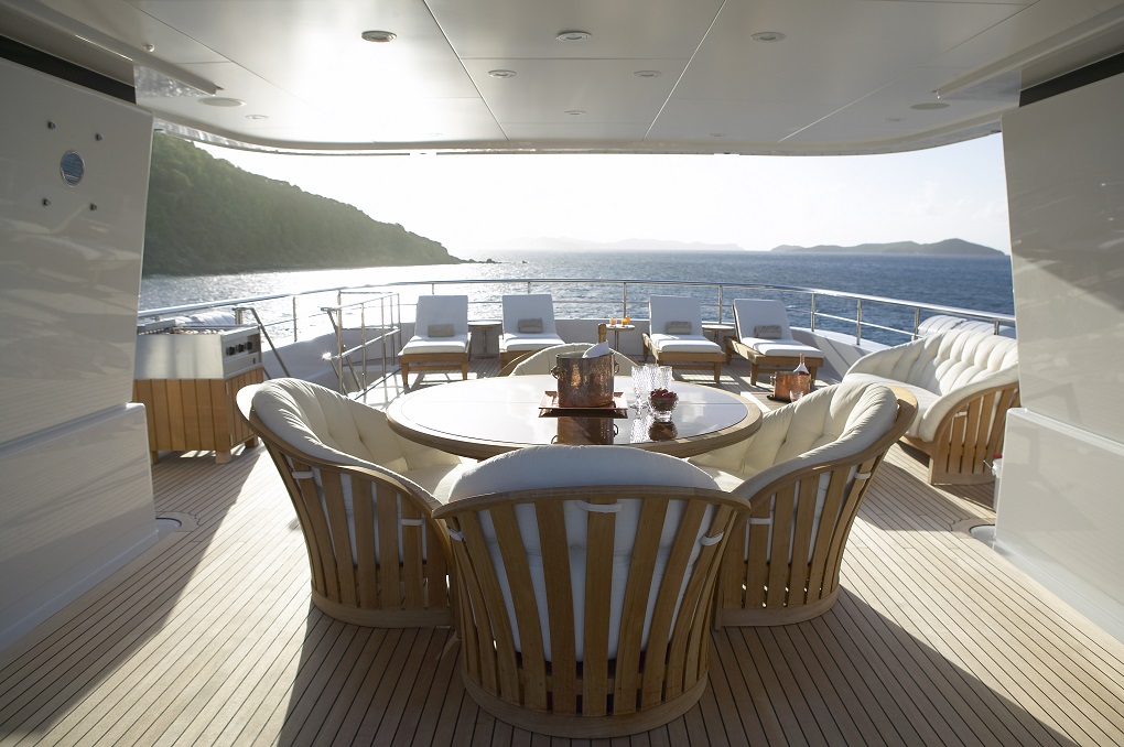 Harle Feadship exterior dining