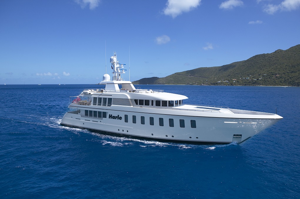 Harle Feadship exterior lounge