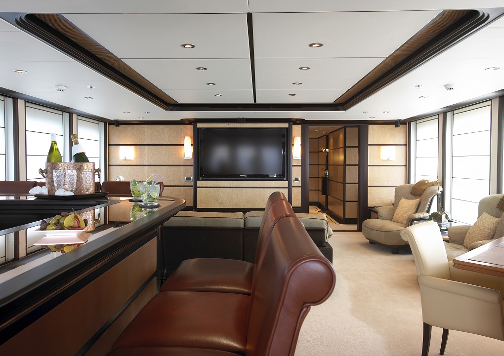 Harle Feadship interior lounge