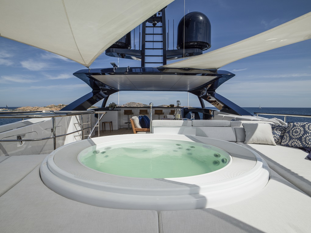 Irisha Heesen m Exterior Lifestyle Jacuzzi