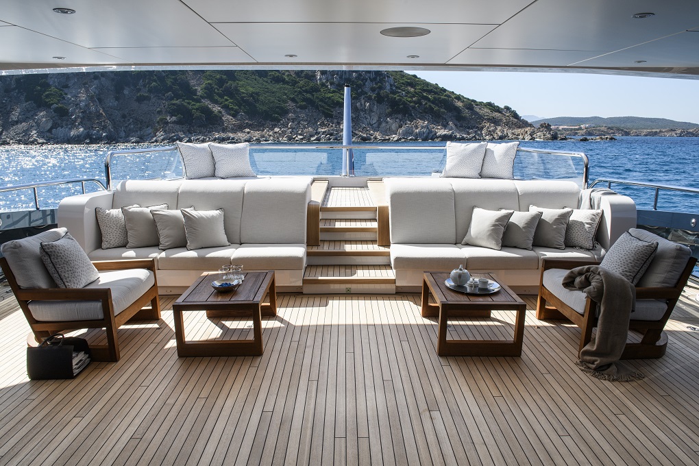 Irisha Heesen m Exteriour Aft Deck