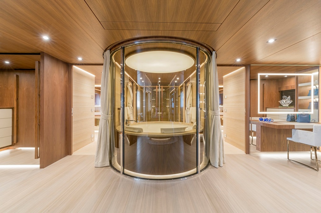 Utopia IV Rossi Navi m interior bathroom