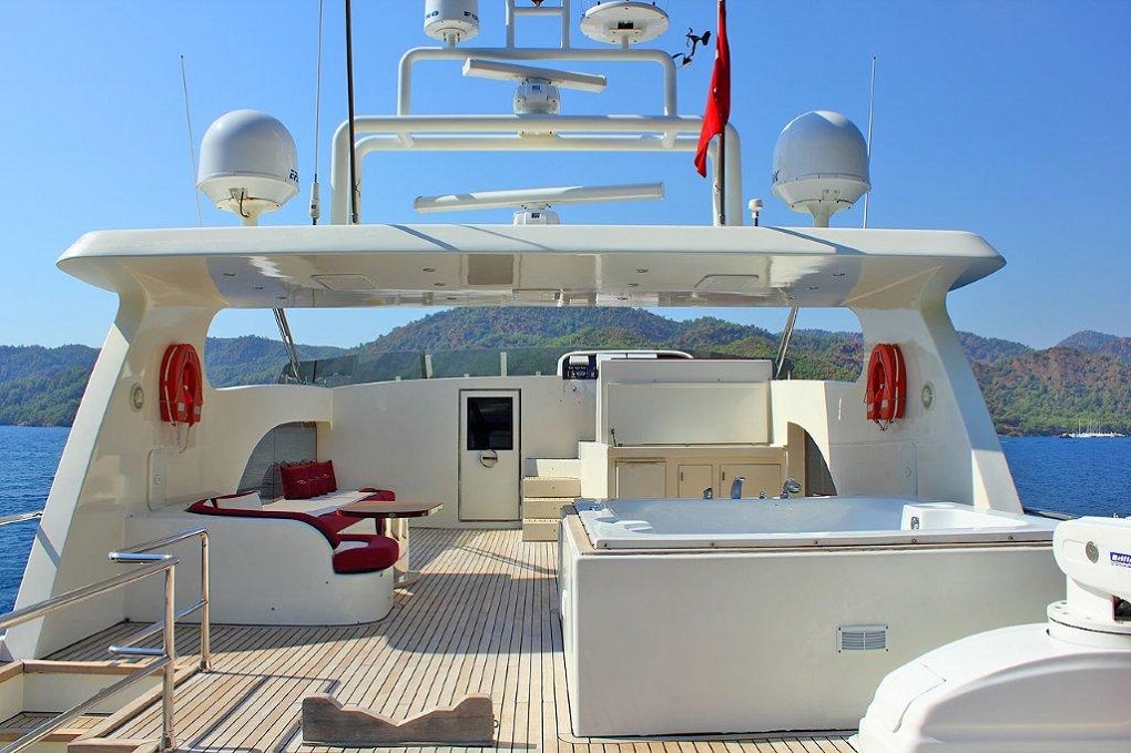 Deniz custom m exterior sun deck