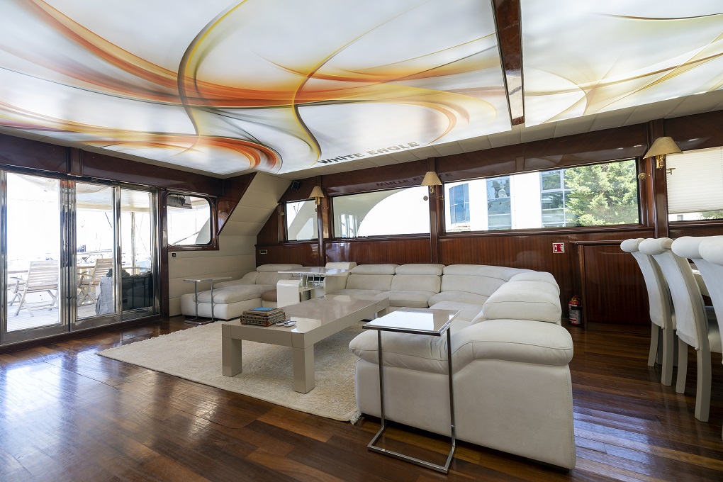 Deniz custom m interior salon