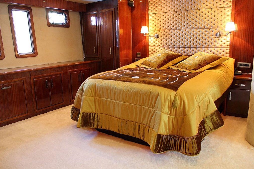 Deniz custom m interior vip bedroom