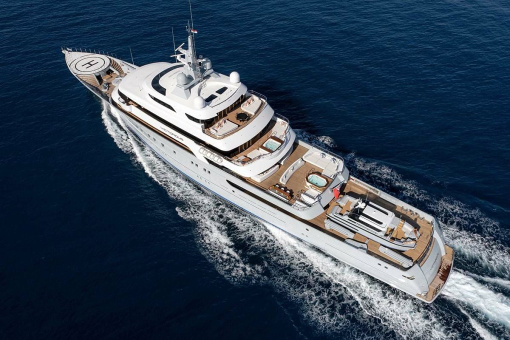 yacht victorious for sale