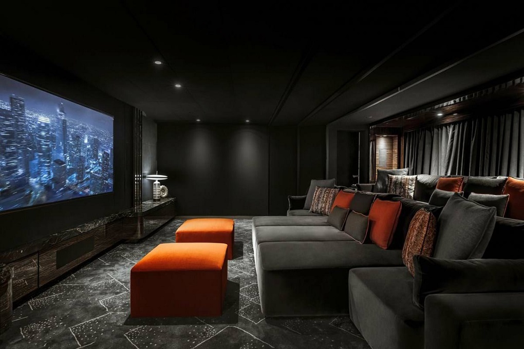 VICTORIOUS inerior cinema room