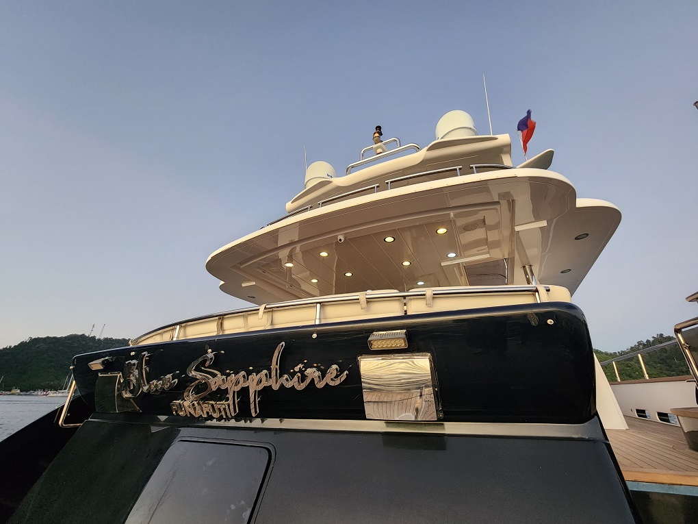 Blue Sapphire Exterior Aft