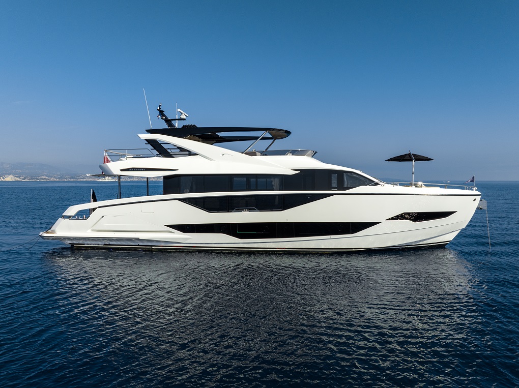 Yacht Glasax 27m Ocean 90 Sunseeker Exterior Layout Side