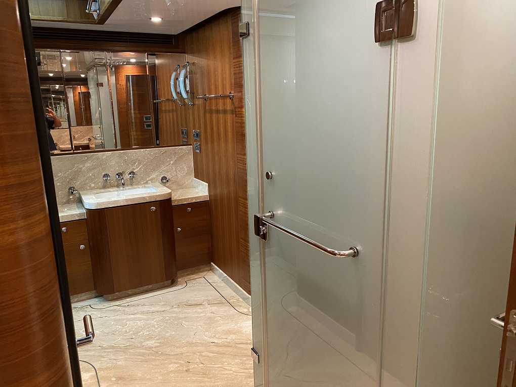 Richesse Horizon CC105 Interior Bathroom
