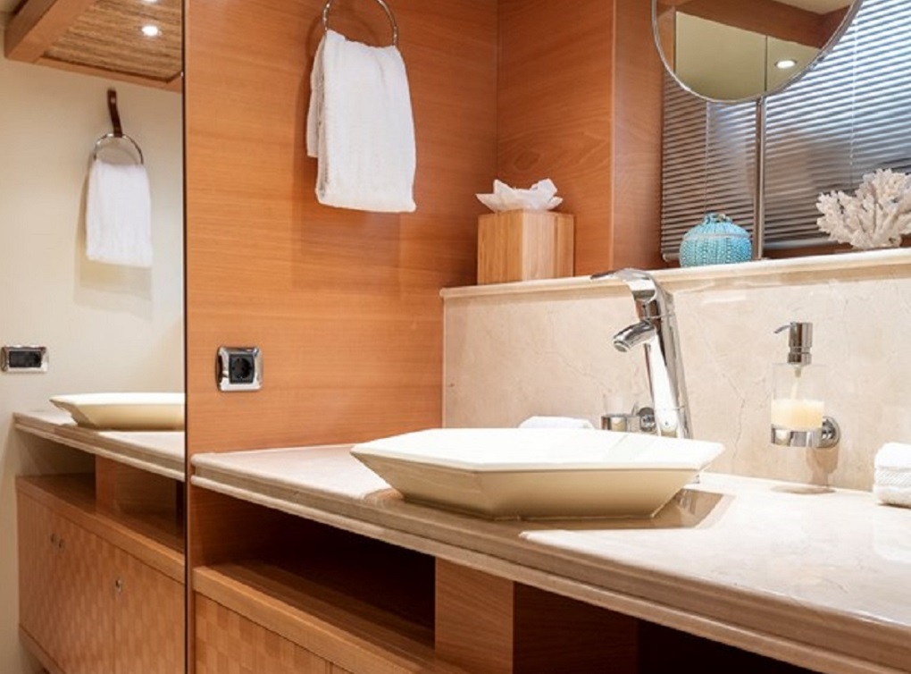 Ciao Moonen 29m Master Stateroom ensuite Bathroom