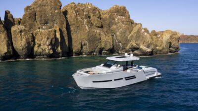 62-Mazu-19m-Mazu-Yachts-Exterior-Layout-2