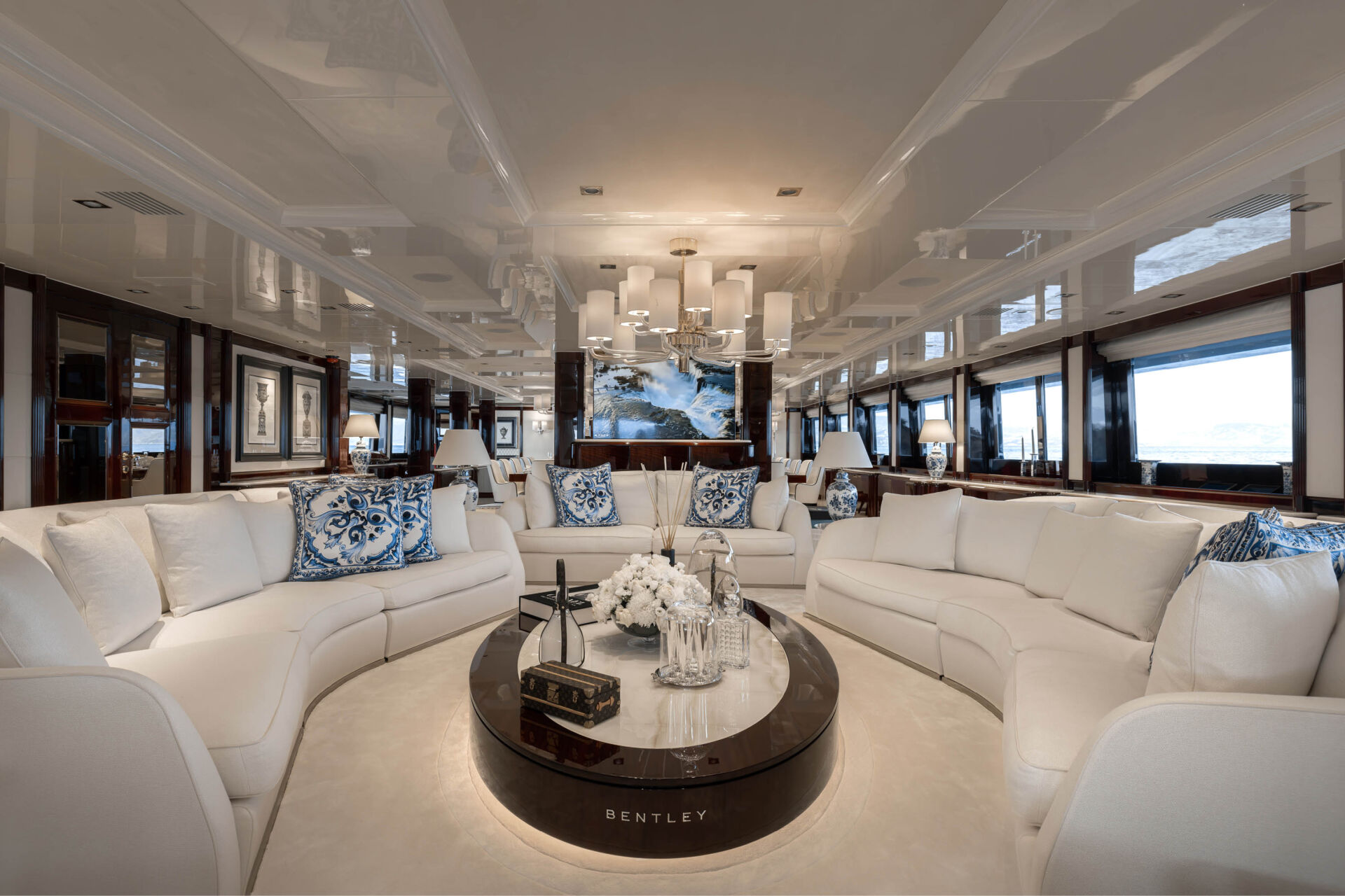 Emir Superyacht for charter ()