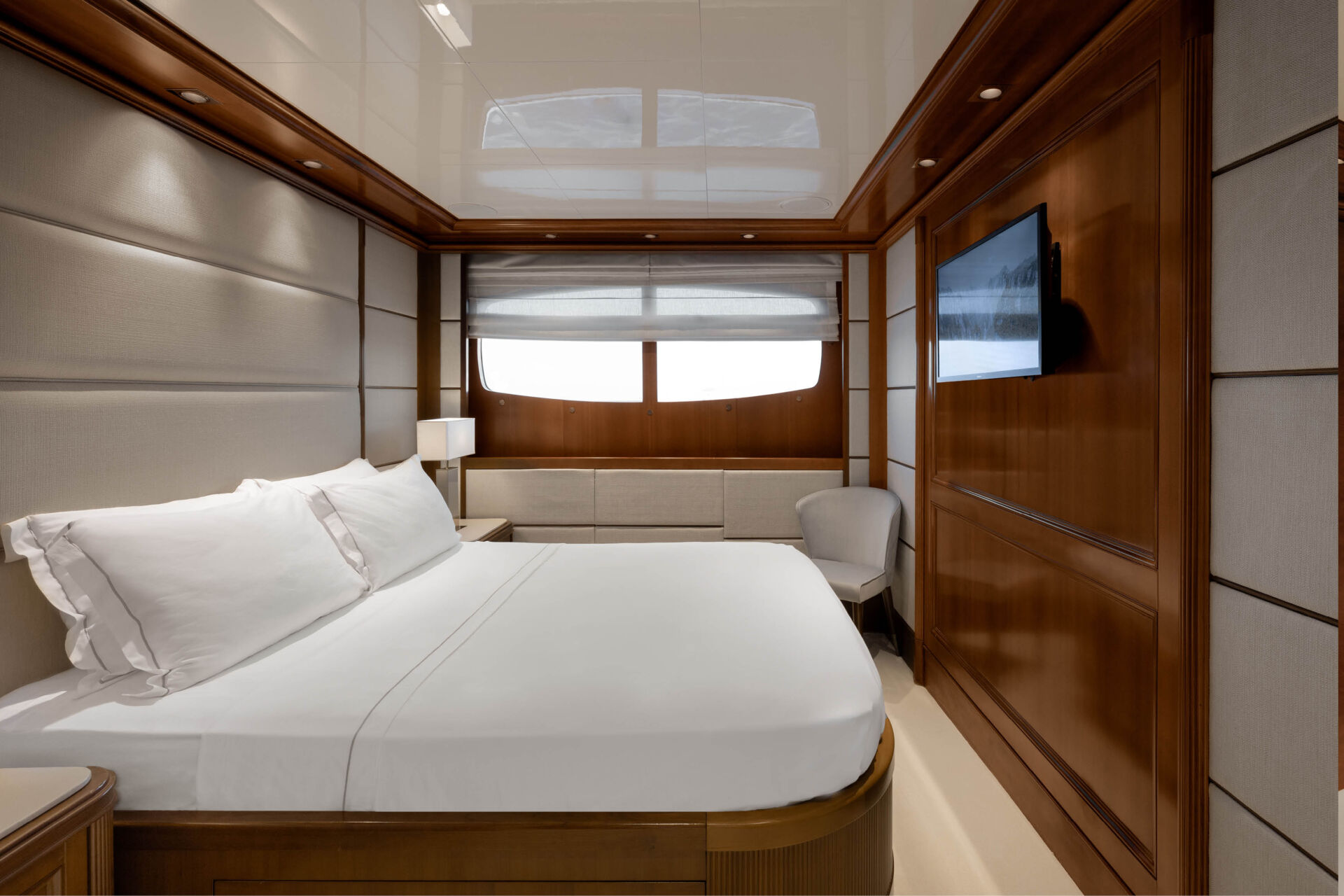 Emir Superyacht for charter ()