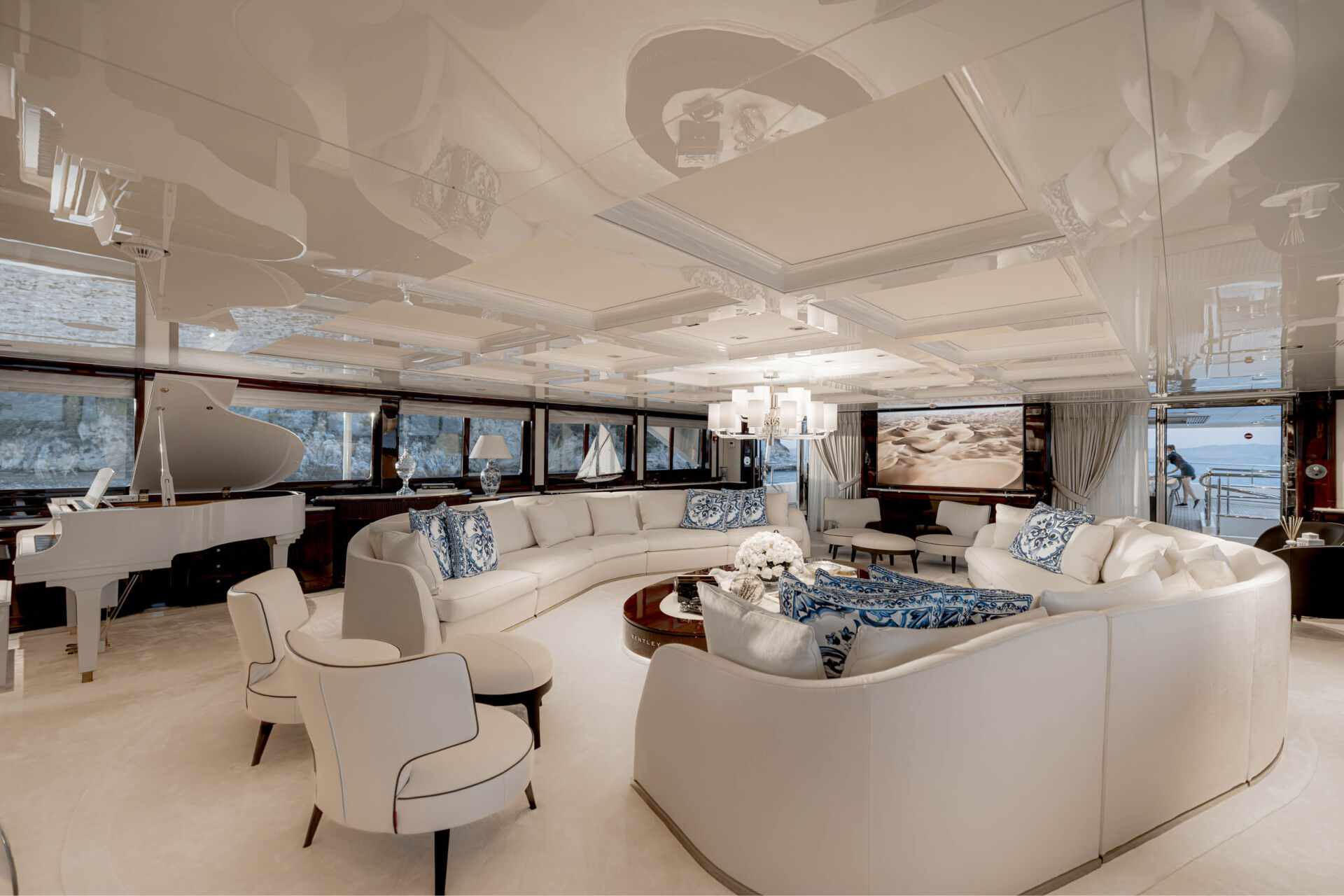 Emir Superyacht for charter ()