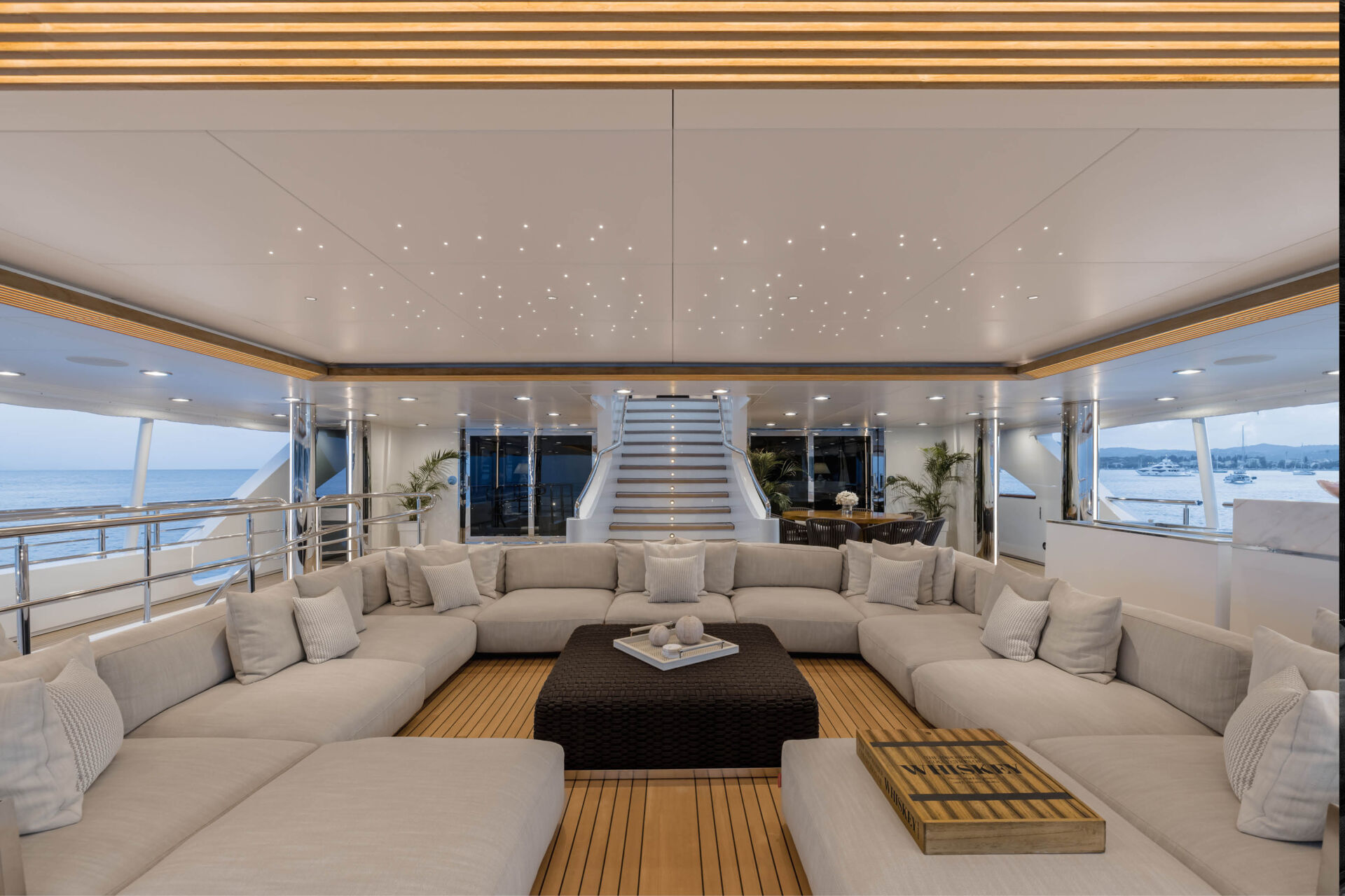 Emir Superyacht for charter ()