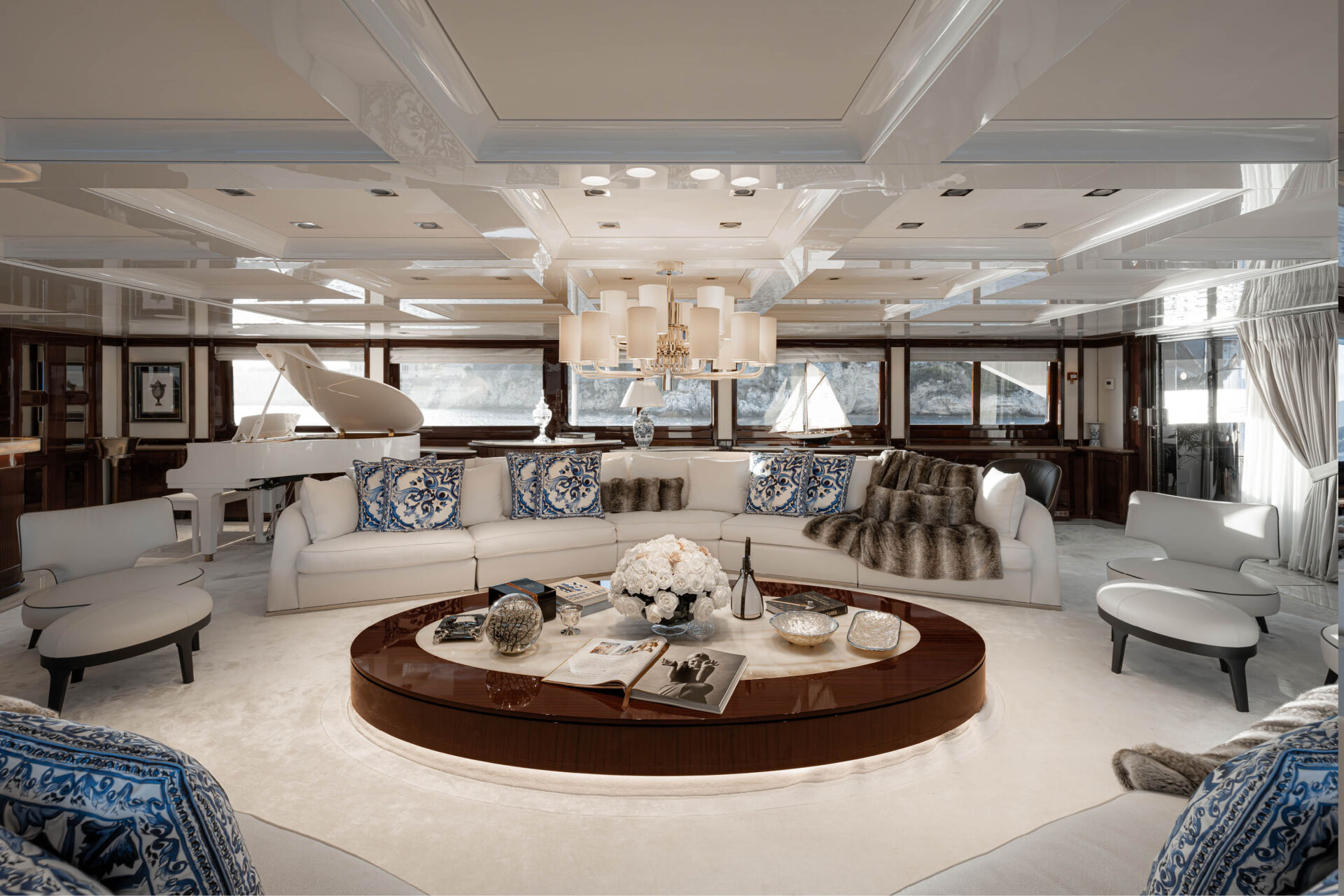 Emir Superyacht for charter ()