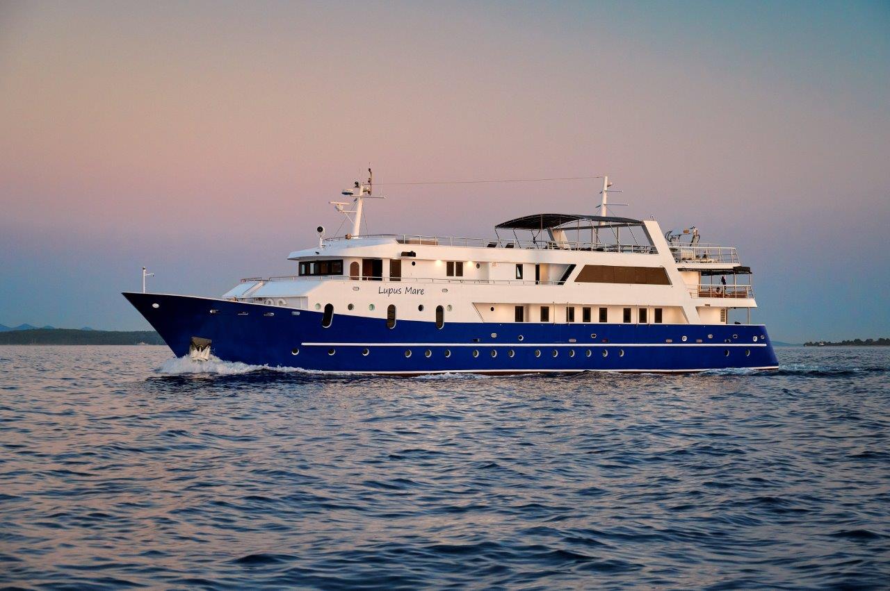 Lupus Mare Yacht for Charter ()