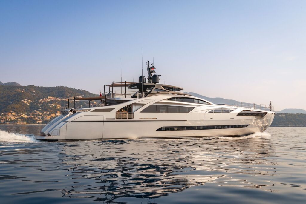 pershing exterior ARINA ()