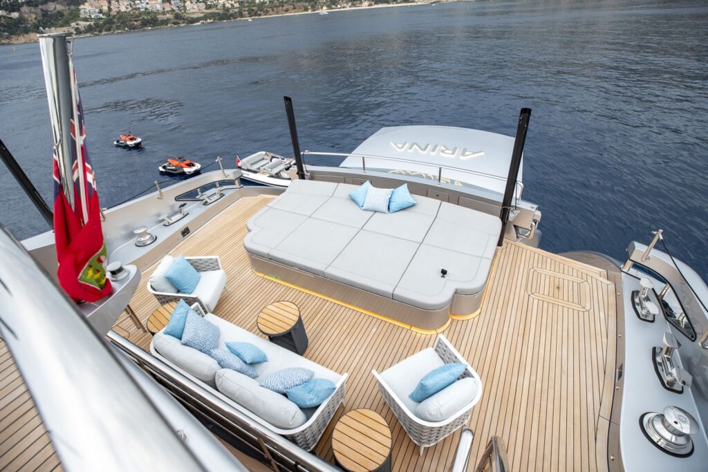 pershing exterior ARINA ()